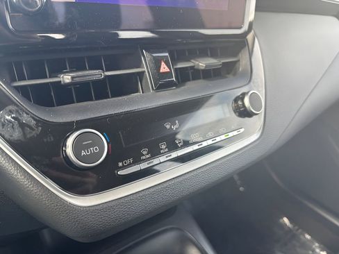Used 2023 Toyota Corolla LE image 11