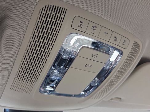 Used 2021 Mercedes-Benz GLB 250 image 35