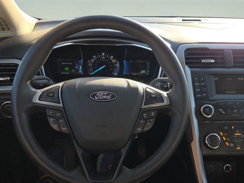 Used 2018 Ford Fusion S FWD image 11