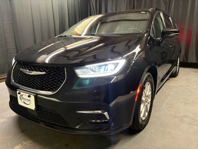 Used 2024 Chrysler Pacifica Touring-L