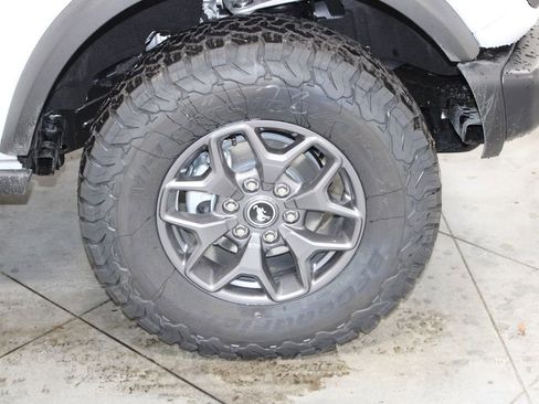 New 2025 Ford Bronco Badlands image 12