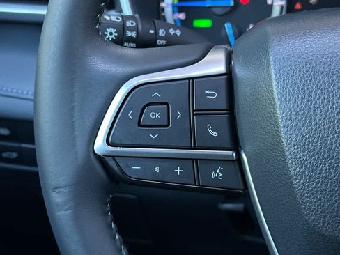 Used 2022 Toyota Highlander XLE AWD/4WD image 27