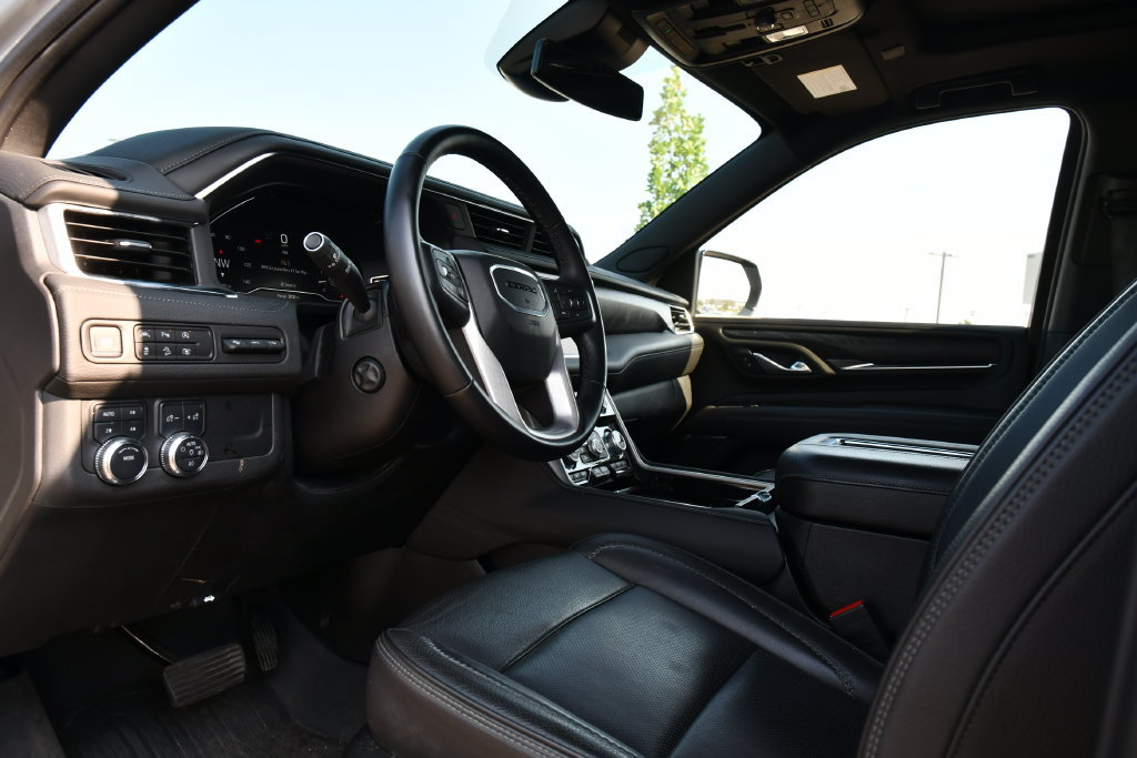 Used 2024 GMC Yukon XL Denali AWD/4WD image 20
