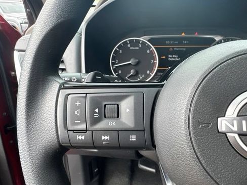 Used 2023 Nissan Rogue SV AWD/4WD image 13