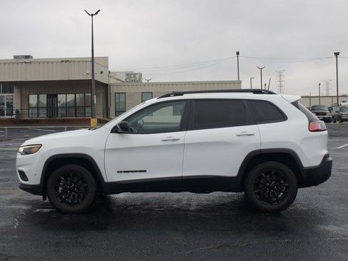 Used 2023 Jeep Cherokee Altitude Lux image 13