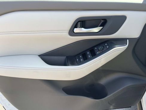New 2026 Nissan Rogue SV AWD/4WD image 23