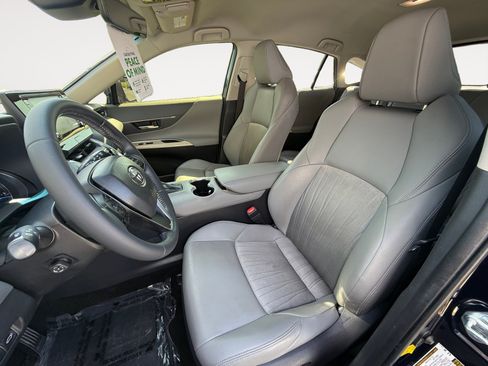 Used 2021 Toyota Venza XLE AWD/4WD image 10
