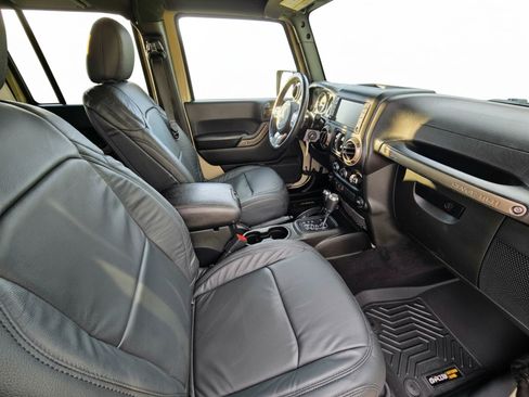 Used 2018 Jeep Wrangler Unlimited Sport AWD/4WD image 13
