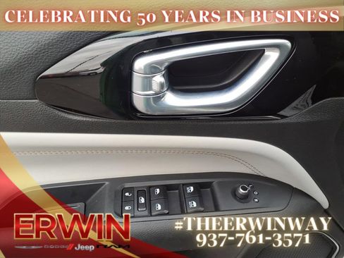 Certified 2024 Jeep Compass Limited image 11