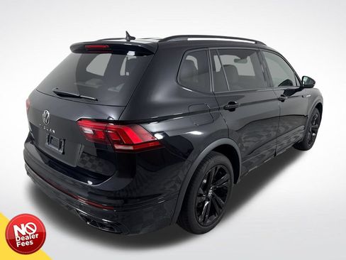 Used 2024 Volkswagen Tiguan SE R-Line FWD image 3