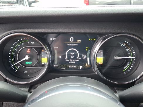 Used 2021 Jeep Wrangler Unlimited Sahara w/ Cold Weather Group AWD/4WD image 19