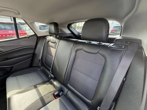 Used 2025 Chevrolet Trax LT FWD image 26