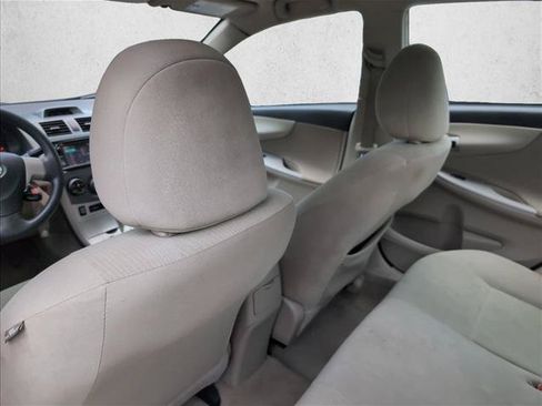 Used 2013 Toyota Corolla LE FWD image 15