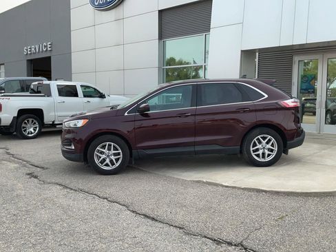 Used 2021 Ford Edge SEL image 2