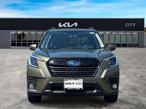 Used 2023 Subaru Forester Premium AWD/4WD image 2