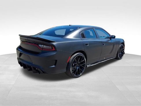 Used 2018 Dodge Charger SXT RWD image 7