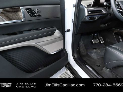 Used 2026 Cadillac Vistiq Luxury AWD/4WD image 6