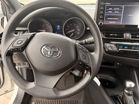 Used 2019 Toyota C-HR LE FWD image 16