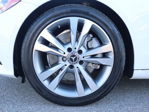 Used 2019 Mercedes-Benz C 300 Sedan image 11