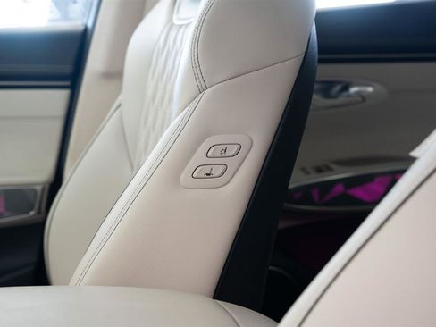 Used 2022 Genesis GV70 3.5T Sport w/ Sport Advanced Package image 18