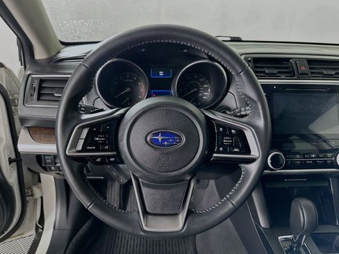 Used 2018 Subaru Outback 2.5i Limited AWD/4WD image 19