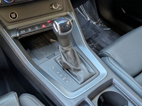 Used 2025 Audi Q3 2.0T Premium image 14