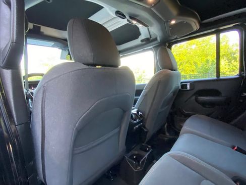 Used 2024 Jeep Gladiator Sport AWD/4WD image 31