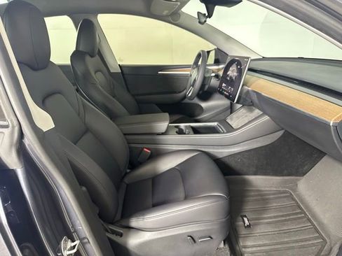 Used 2023 Tesla Model Y Long Range AWD/4WD image 22