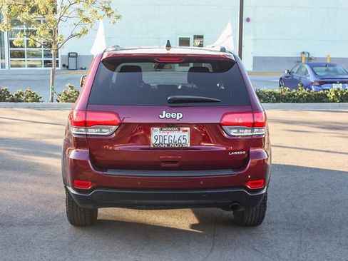 Used 2019 Jeep Grand Cherokee Laredo image 6