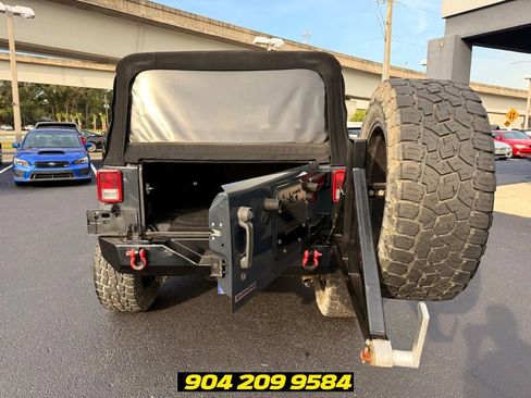 Used 2017 Jeep Wrangler Unlimited Rubicon AWD/4WD image 28