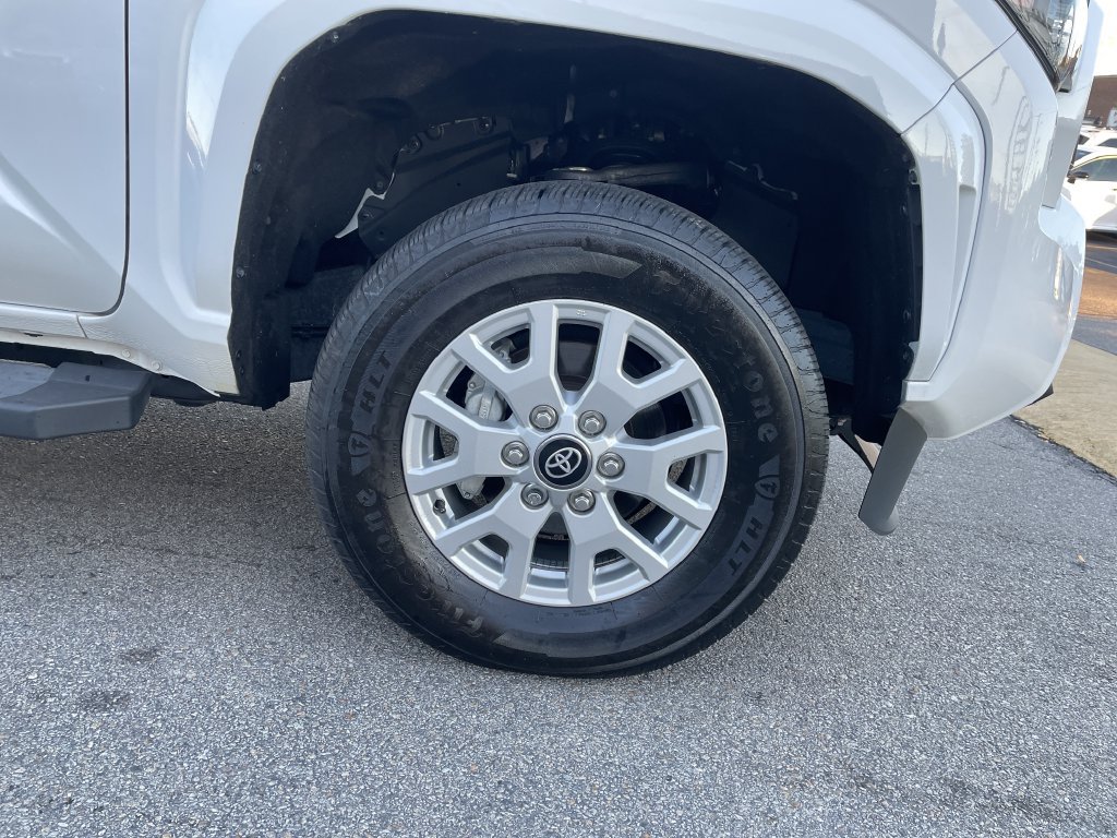 Certified 2025 Toyota Tacoma SR AWD/4WD image 11