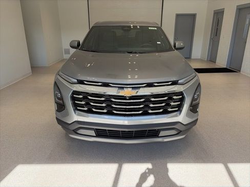 New 2026 Chevrolet Equinox LT w/ Convenience Package II image 2