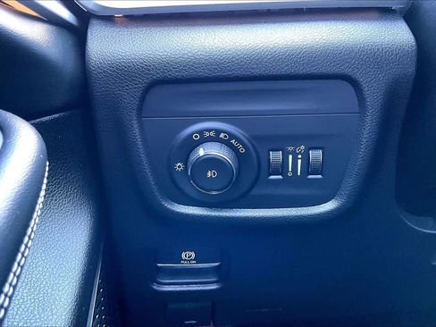 Used 2021 Jeep Grand Cherokee L Limited RWD image 34