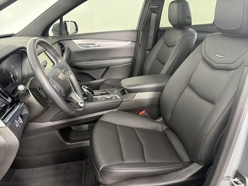 Used 2023 Cadillac XT6 Luxury image 11