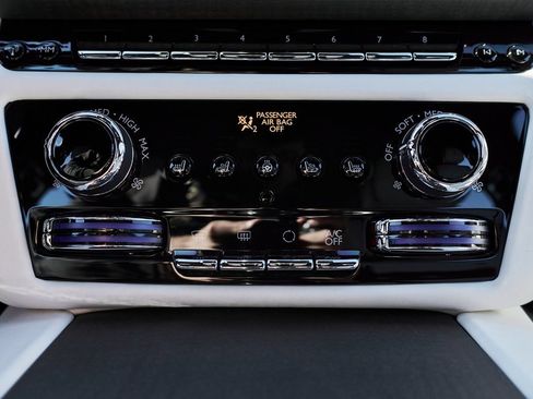 Used 2023 Rolls-Royce Ghost Base w/ Ghost Package image 72