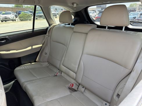 Used 2019 Subaru Outback 2.5i Limited AWD/4WD image 11