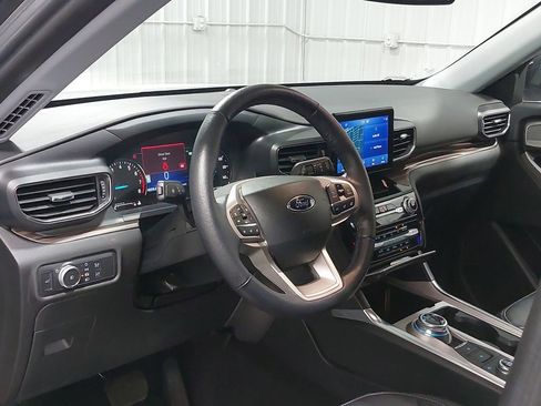 Used 2022 Ford Explorer Limited image 18