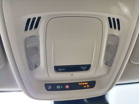 Used 2021 Buick Envision Essence w/ Sport Touring Package image 40