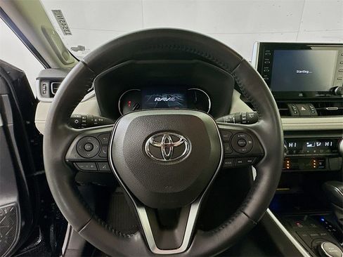 Used 2019 Toyota RAV4 Limited image 11