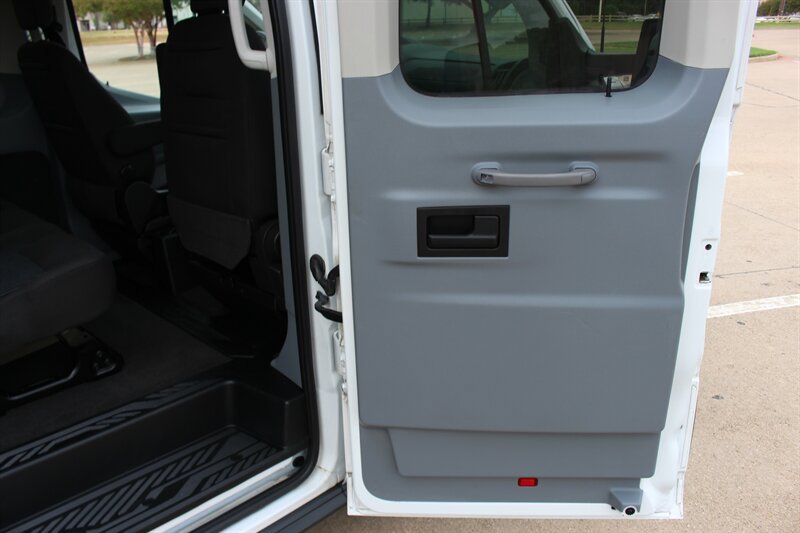 Used 2018 Ford Transit 150 XL RWD image 18