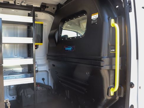 Used 2022 Ford E-Transit Medium Roof RWD image 13