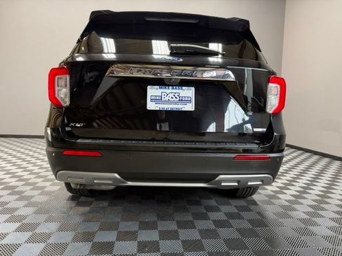 Used 2020 Ford Explorer XLT w/ Equipment Group 202A AWD/4WD image 9