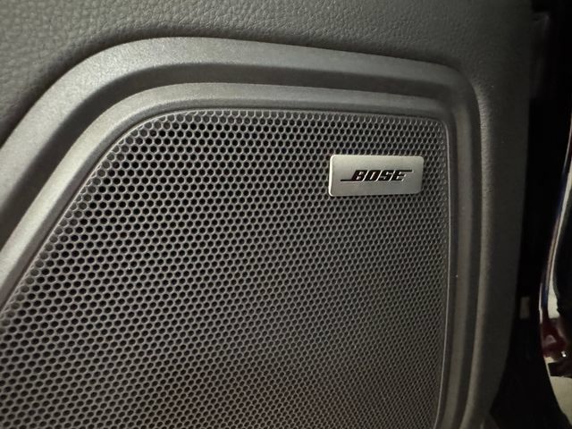 Used 2025 Porsche Macan AWD/4WD image 8