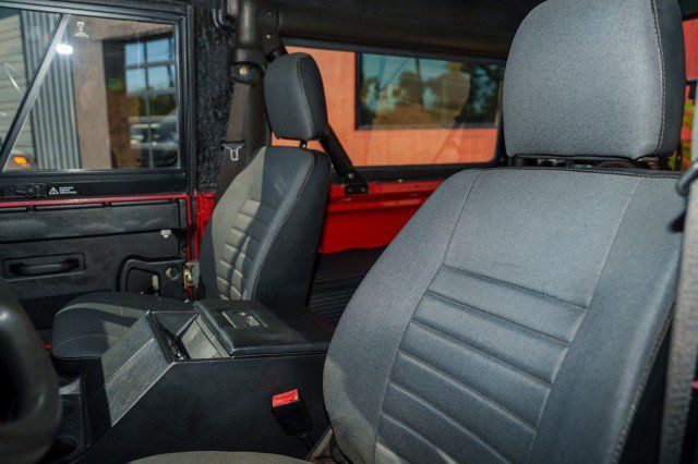 Used 1994 Land Rover Defender 90 AWD/4WD image 16