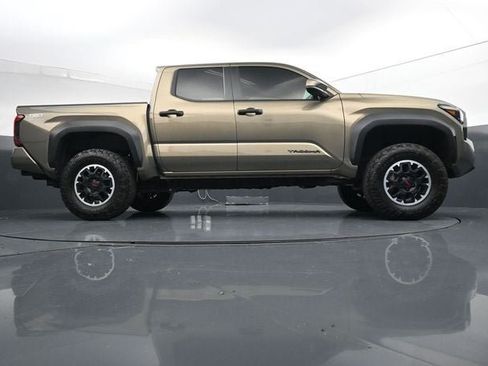 Used 2024 Toyota Tacoma TRD Off-Road AWD/4WD image 35
