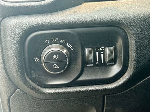 Used 2023 RAM 1500 Laramie AWD/4WD image 12