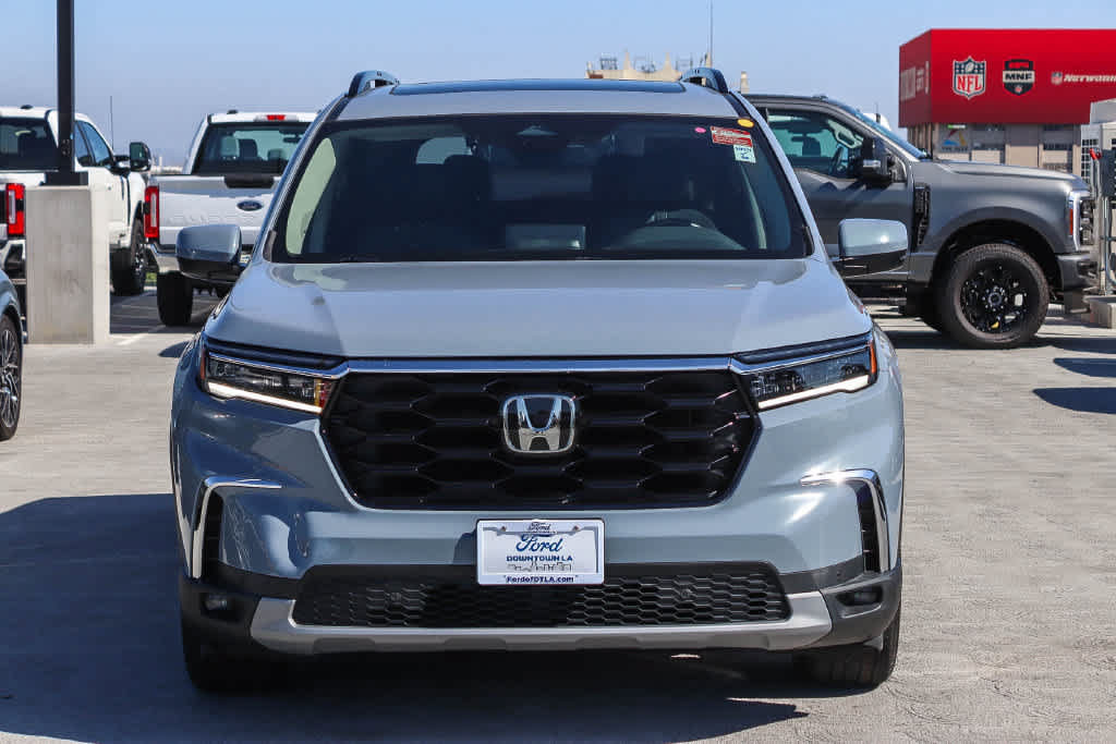 Used 2024 Honda Pilot Touring image 2