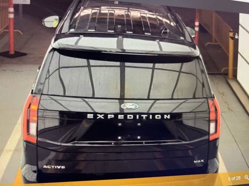 Used 2025 Ford Expedition Max Active image 5