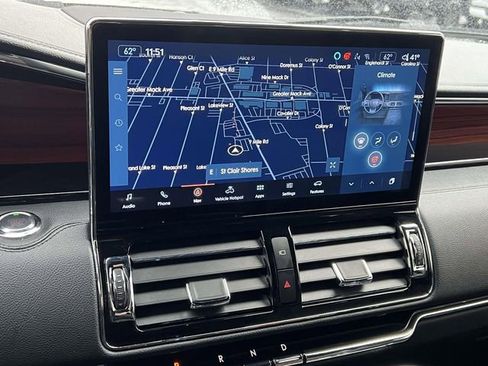 Used 2024 Lincoln Navigator Premiere image 24