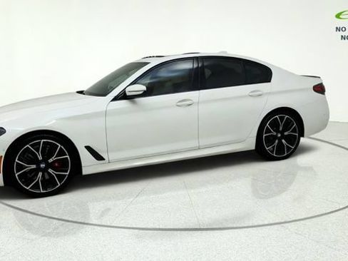 Used 2023 BMW 530i w/ M Sport Package RWD image 3